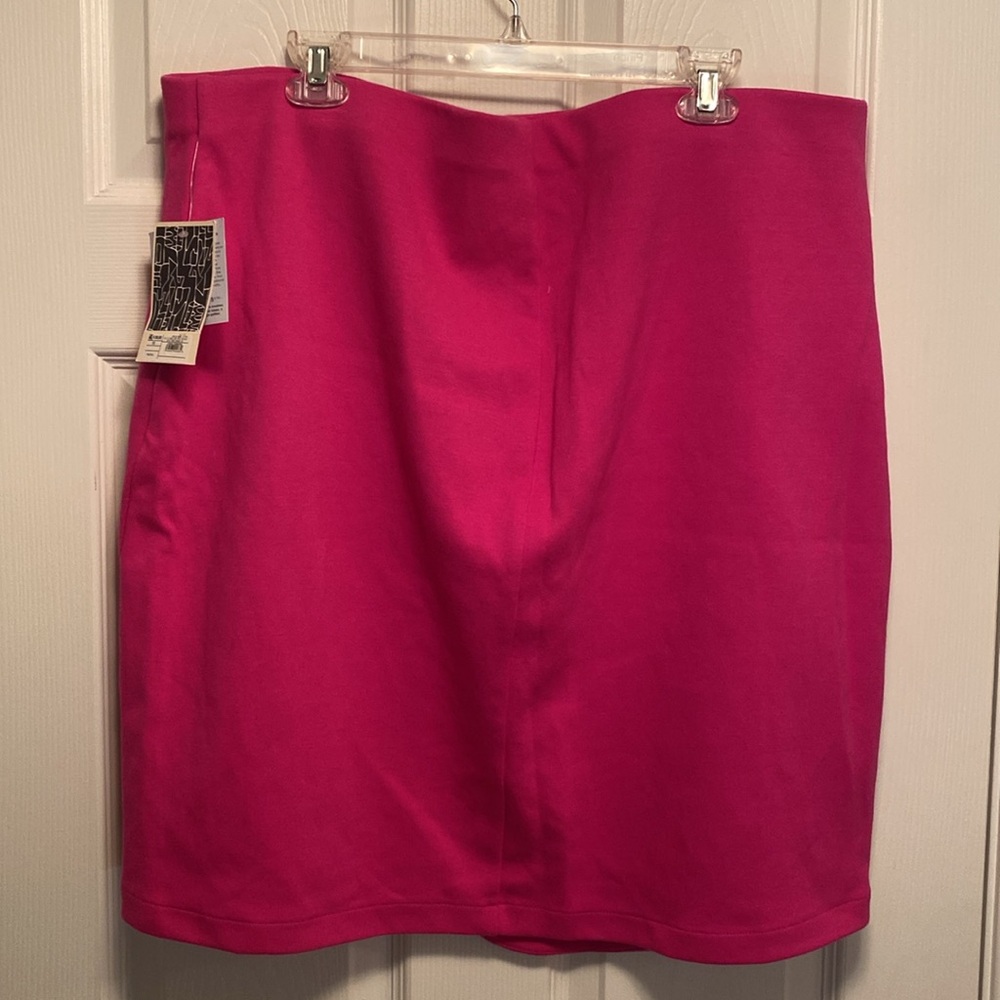 Brand New Sammy B Pink Wavy Structured Skirt…size 1X - Picture 2 of 5
